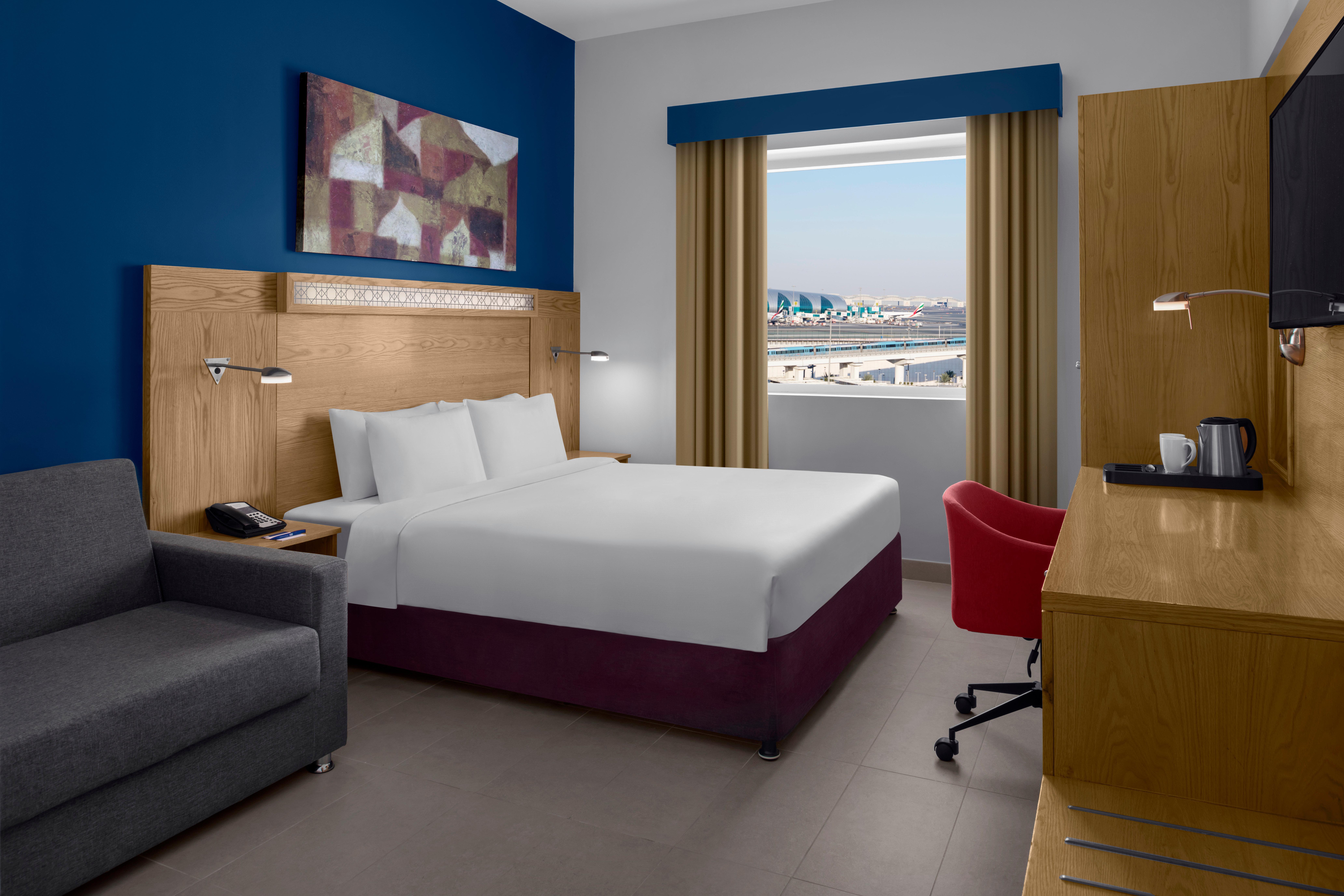 Holiday Inn Express Dubai Airport By Ihg Exterior photo
