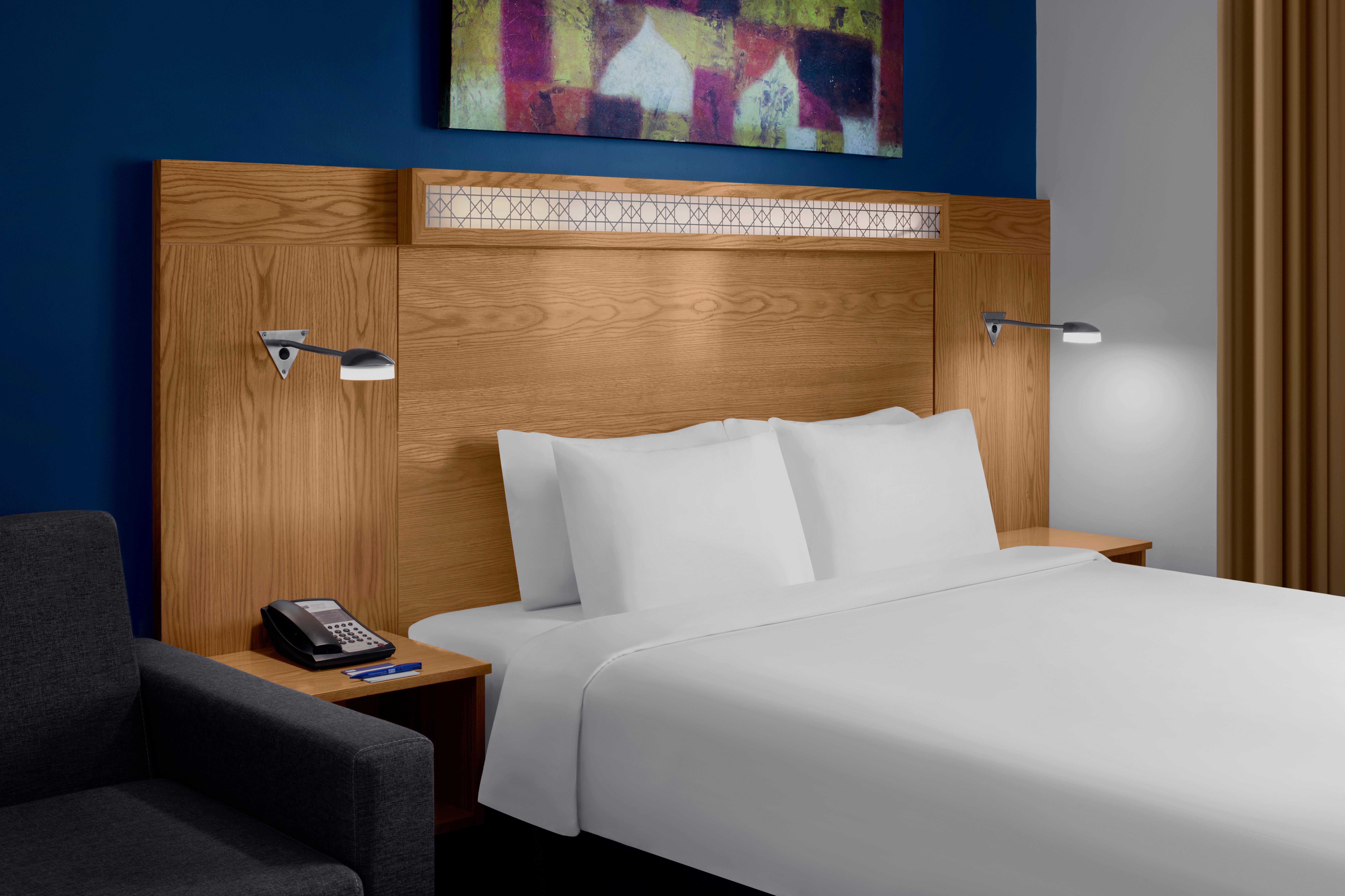 Holiday Inn Express Dubai Airport By Ihg Exterior photo