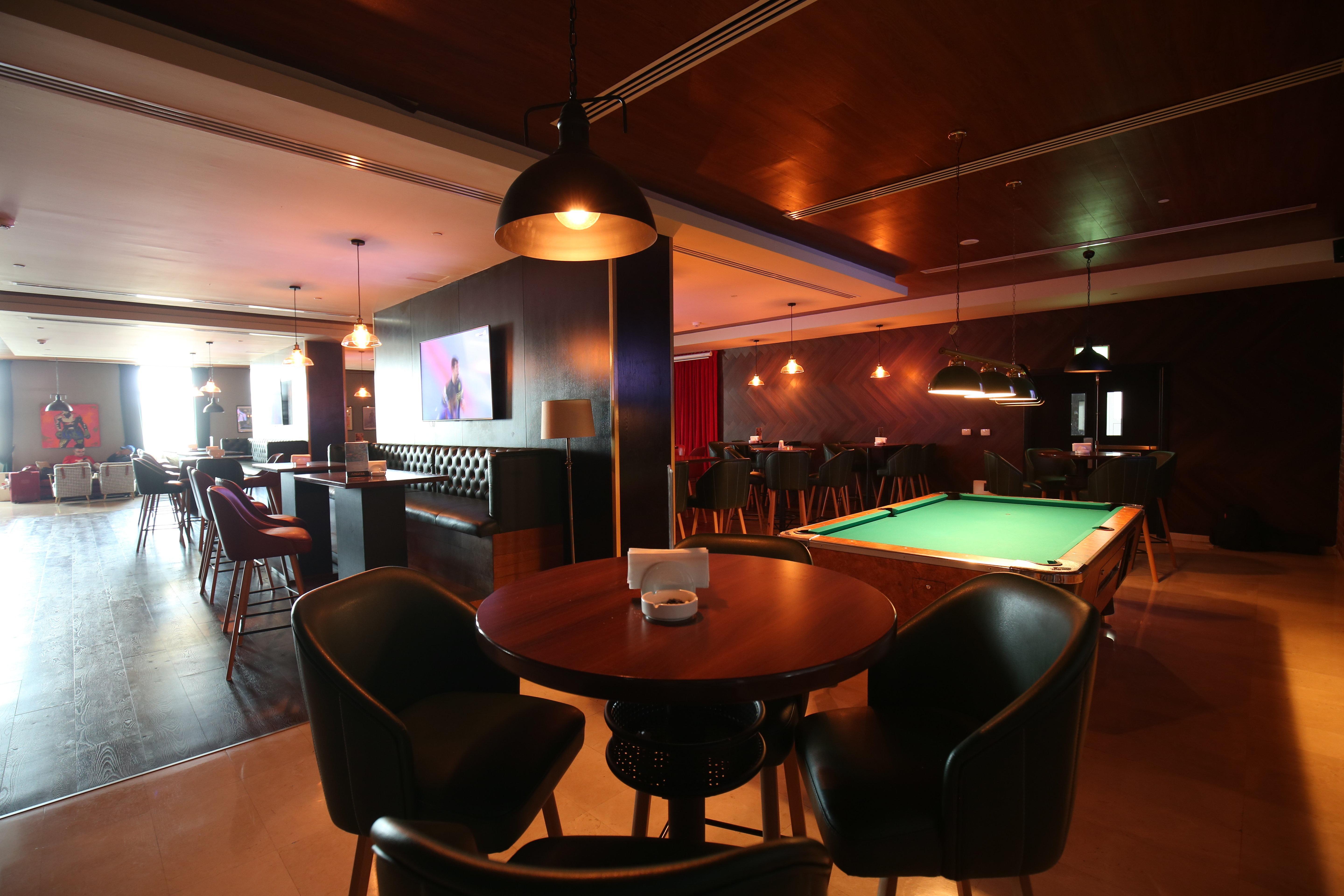 Holiday Inn Express Dubai Airport By Ihg Exterior photo