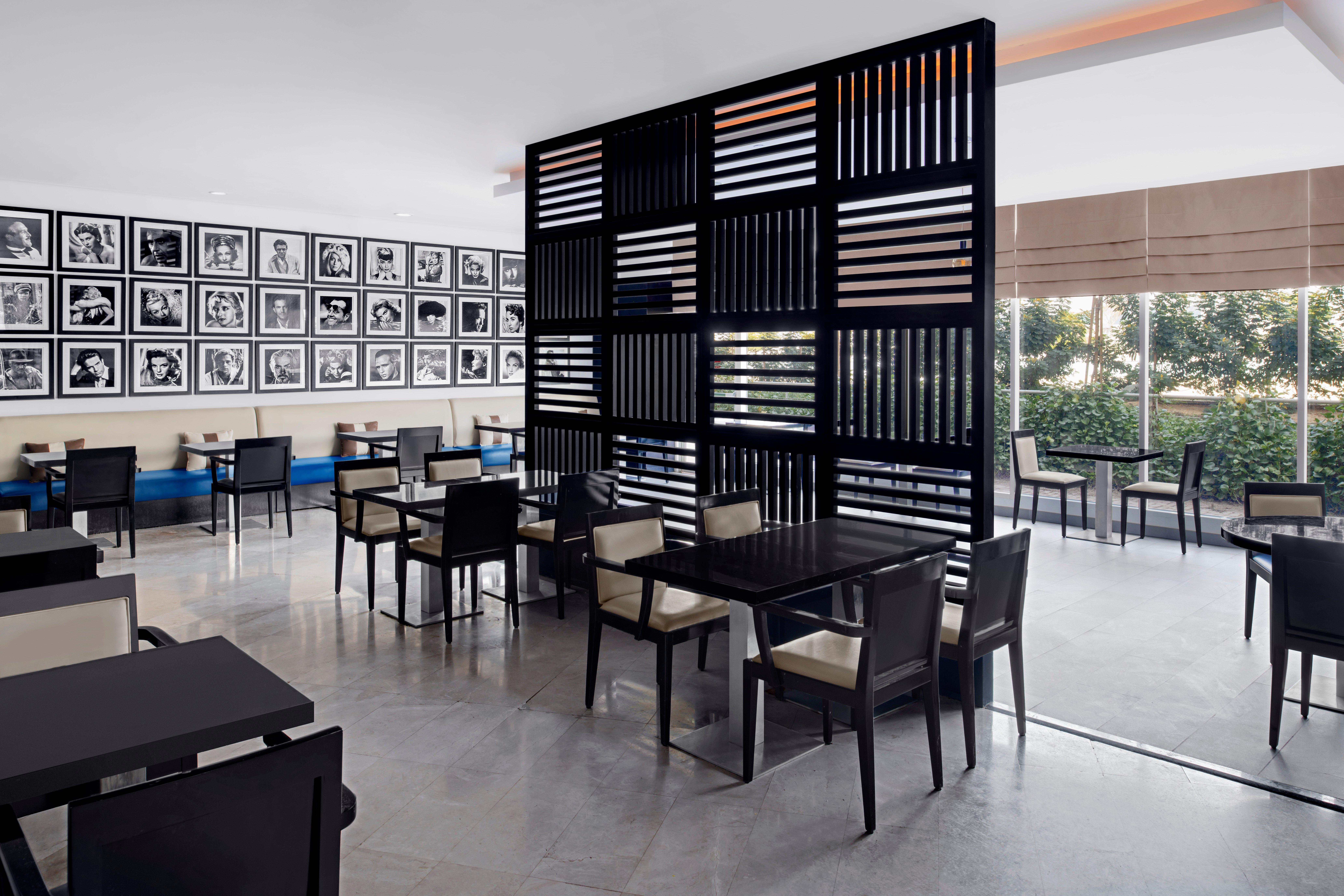 Holiday Inn Express Dubai Airport By Ihg Exterior photo