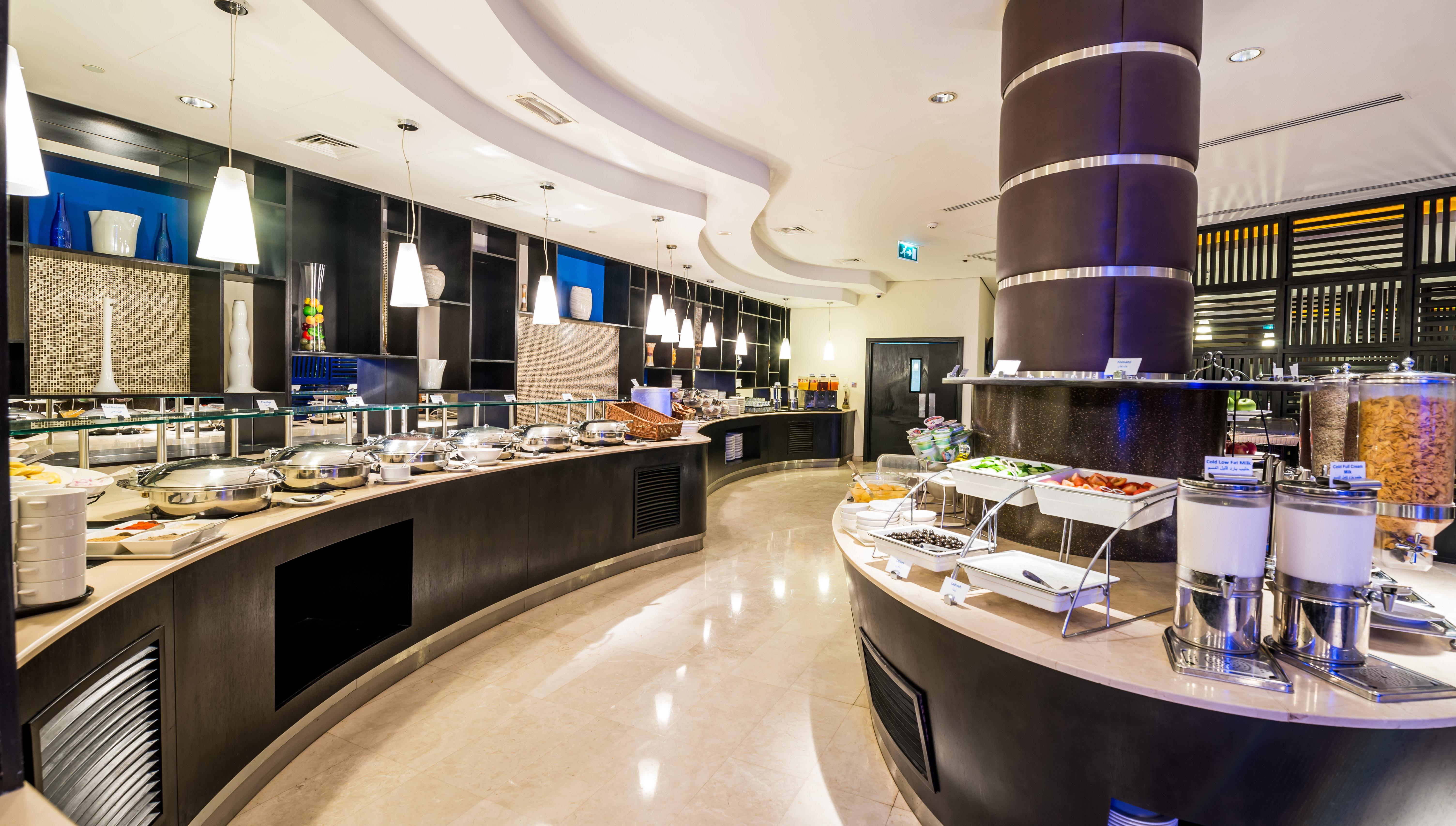 Holiday Inn Express Dubai Airport By Ihg Exterior photo