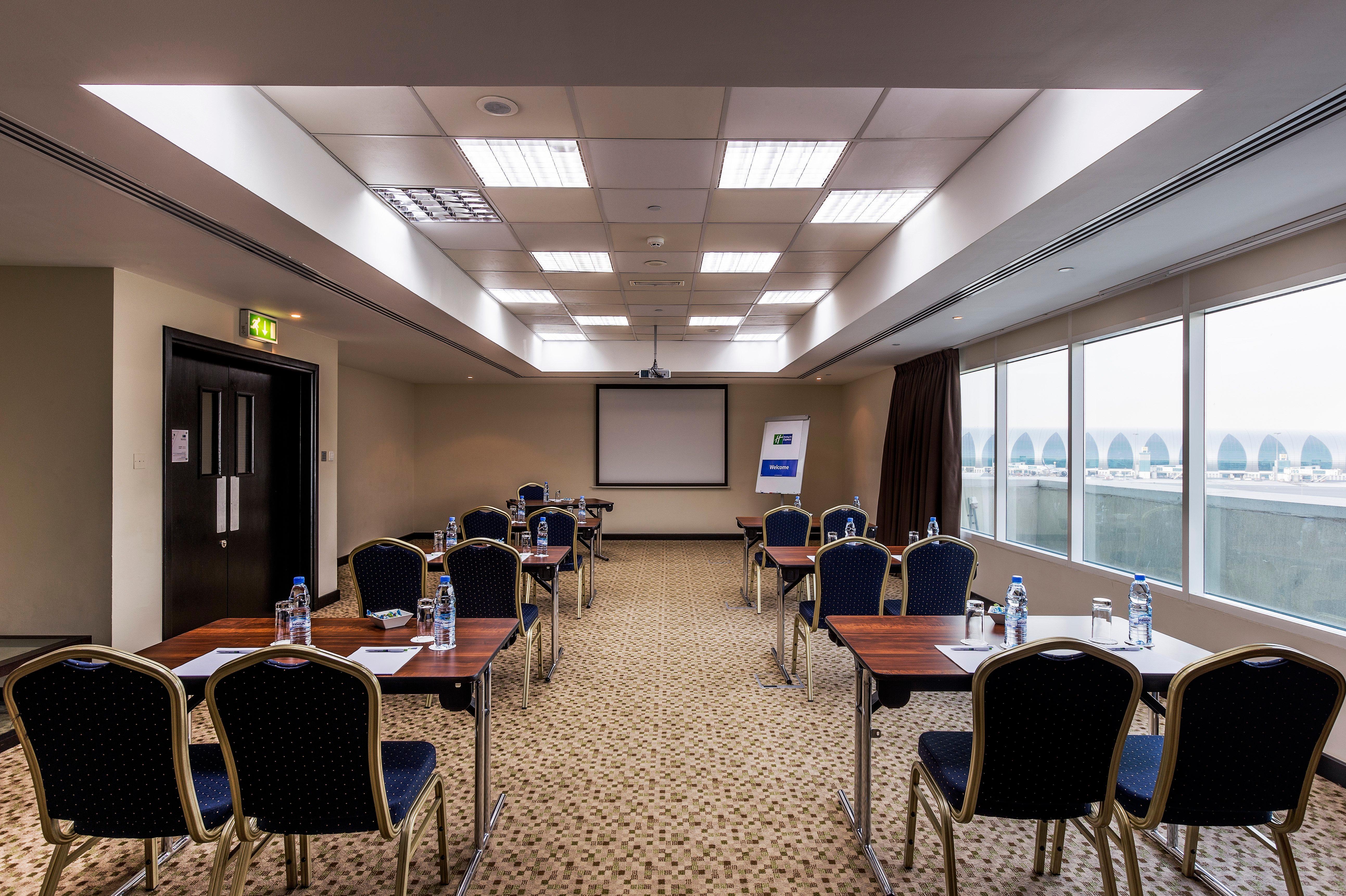 Holiday Inn Express Dubai Airport By Ihg Exterior photo