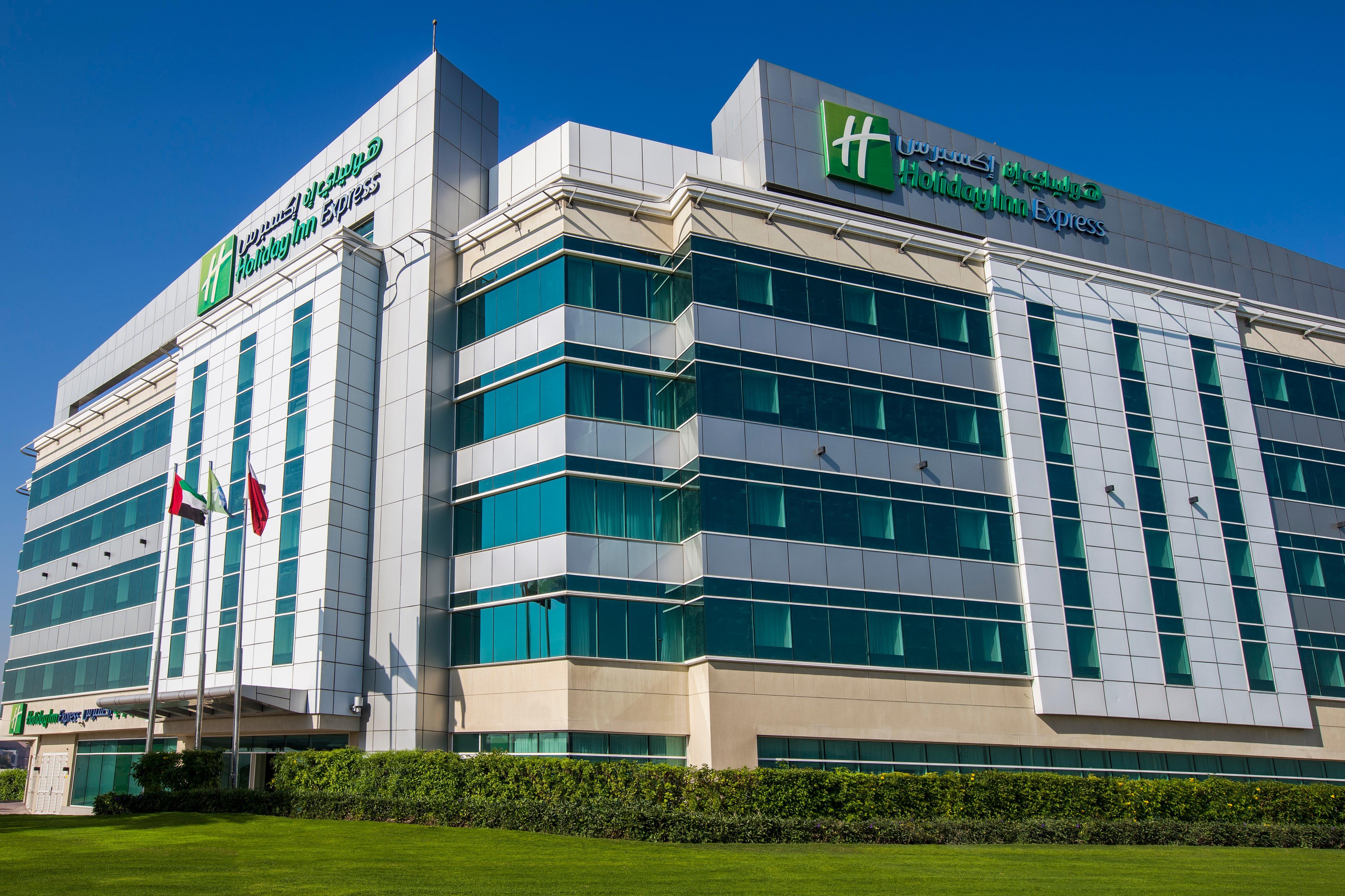 Holiday Inn Express Dubai Airport By Ihg Exterior photo