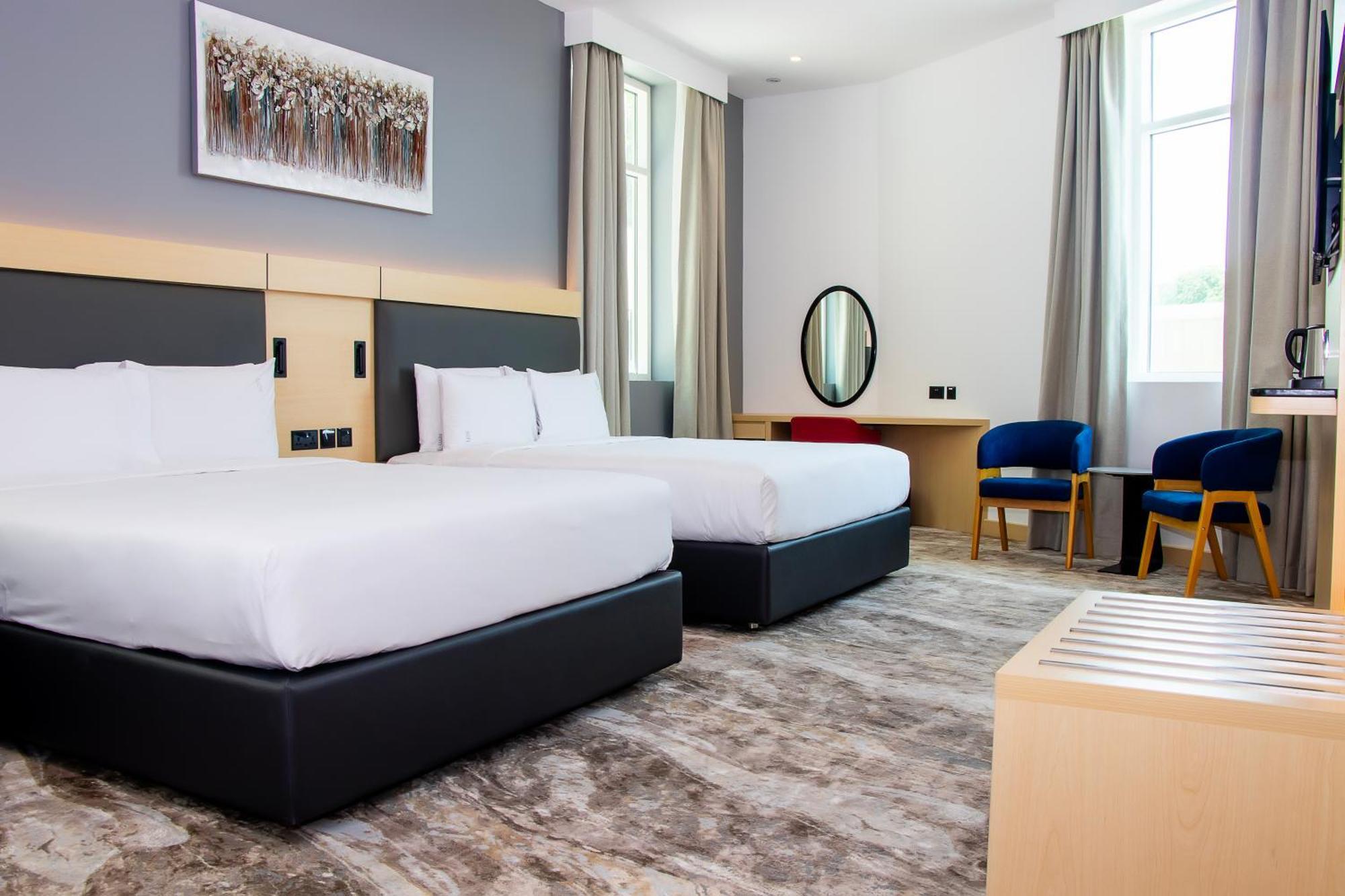 Holiday Inn Express Dubai Airport By Ihg Exterior photo