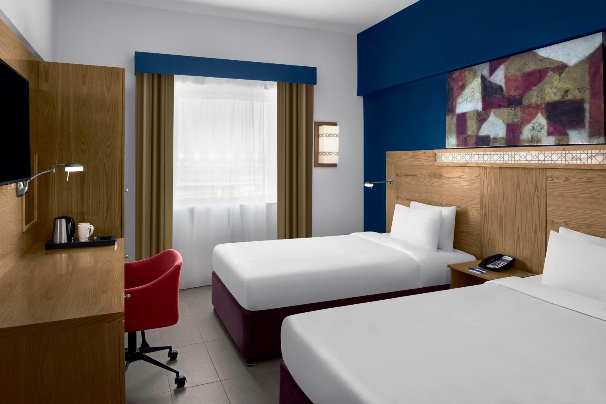 Holiday Inn Express Dubai Airport By Ihg Exterior photo