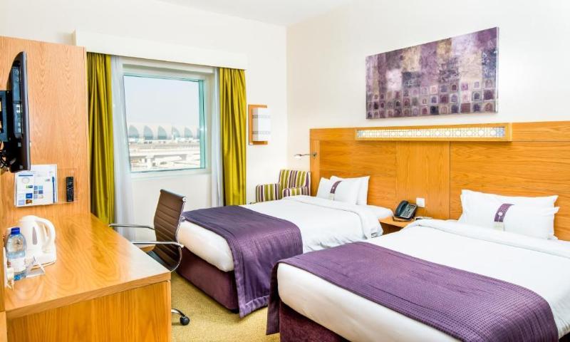 Holiday Inn Express Dubai Airport By Ihg Exterior photo